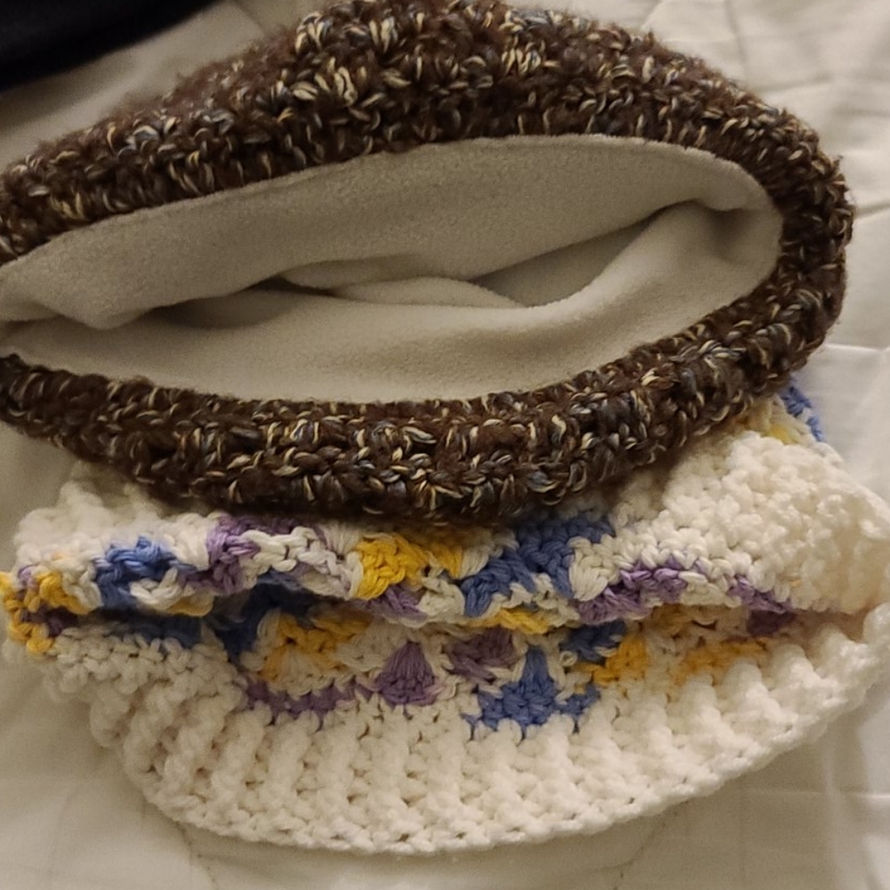 5🔥Girls Beanie Bundle!! - Picture 2 of 4